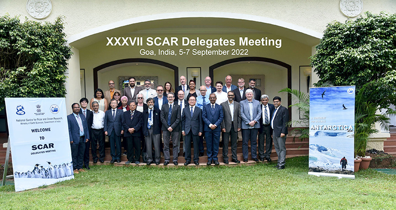 SCAR Delegates Group Photo small